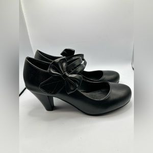 Black Kitten Heels with Bow - EUC